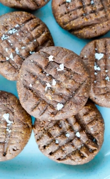 Vegan μπισκότα με σοκολάτα και φυστικοβούτυρο υγιεινά ιδανικά για αθλητές και παιδιά